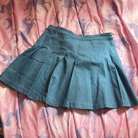 Pleated - Picture 2 of 3